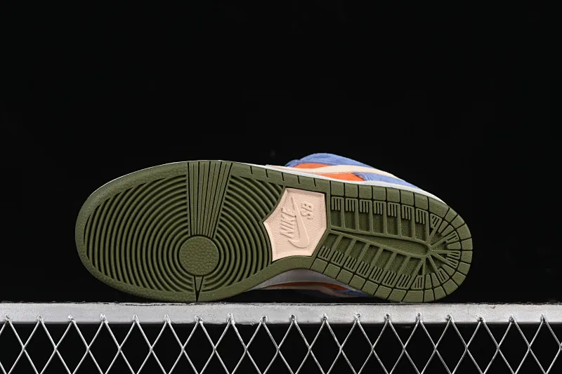 All Categories Nk SB Dunk Series Nk SB Dunk Low Low-top sneakers Nk SB Dunk Low "Light Carbon/Monarch" Maillard style low-top casual sneakers HF3063-002